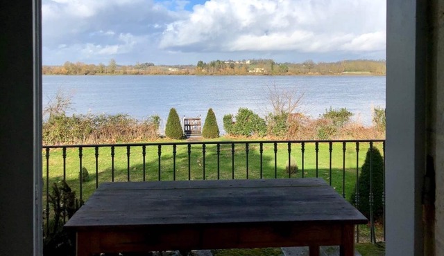 Sublime Chateau with swimming pool, near Bordeaux