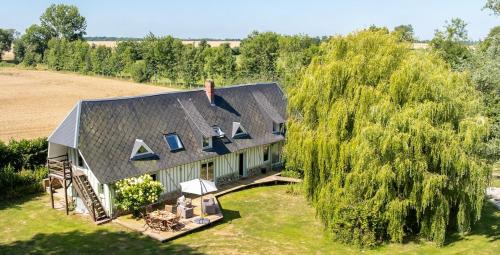 Sublime Longère Le Garden, 10 voyageurs, 2 terrasses, terrain de Basket