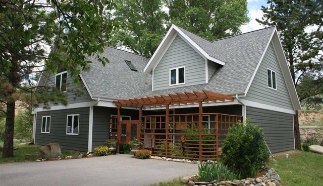 Sublime luxury getaway riverfront downtown location great rates