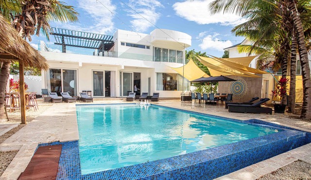 SUBLIME OCEANFRONT VILLA - Mara Chiquita - PRIVATE BEACH - NEW Listing Loaded!n