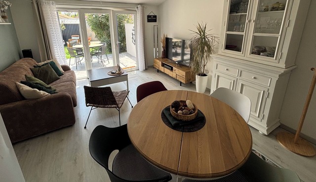 Sublime, peaceful cottage on Bellegarde between Nimes and Arles