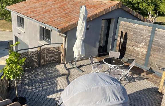 Sublime studio de caractère ,50 m2 climatisé .