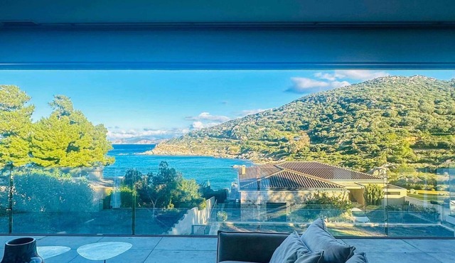 Sublime waterfront villa