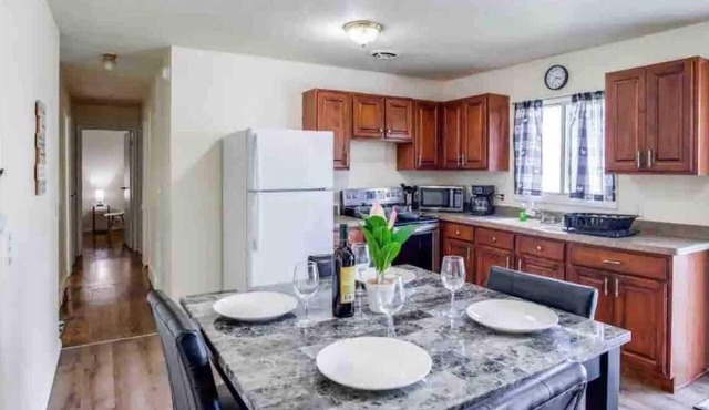 Suburb comfy home near RIT and airport