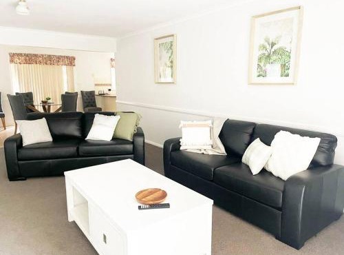 Suburban Bliss - Elegant Villa 2