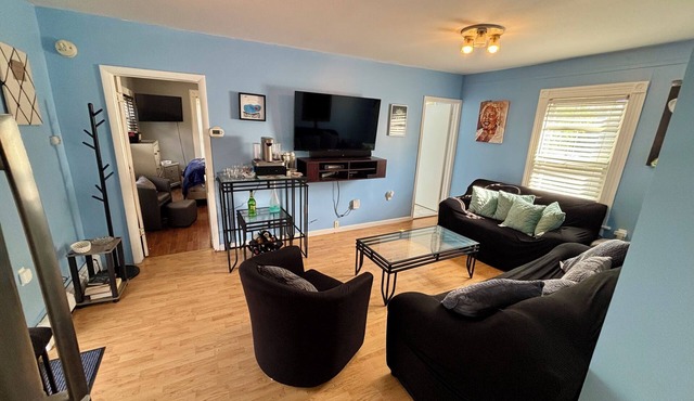 Suburban Comfort w/Deck, Parking+Easy NYC Commute