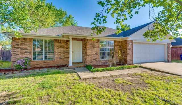 Suburban Conway Vacation Rental: 2 Mi to UCA!