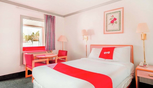 Suburban Escape with Comfy Bed + Proximity to Downtown Durham