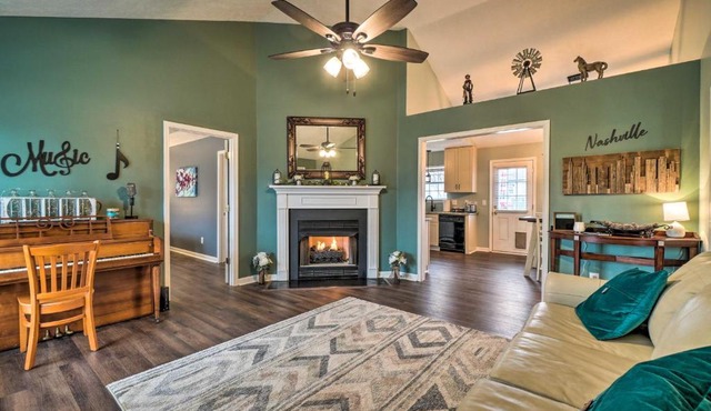 Suburban Getaway with Game Room, 19 Mi to Nashville!