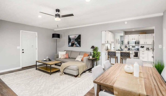 Suburban oasis perfect for families & groups