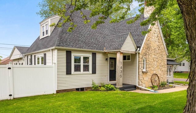 Suburban Sanctuary: 3BD Perfect for Long Stays