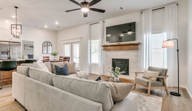 Suburban Shangri-La: Where Comfort Throws a Party!