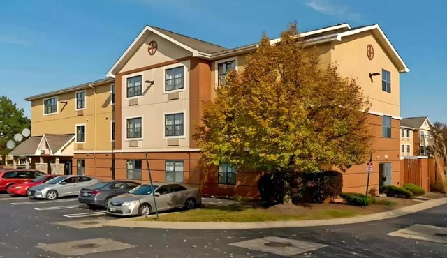 Suburban Studios Auburn Hills - Detroit