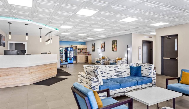 Suburban Studios Charleston - Civic Center