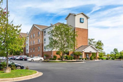 Suburban Studios Clarksville-Louisville North