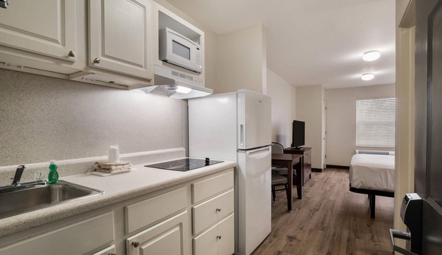 Suburban Studios Denver Central-Arvada