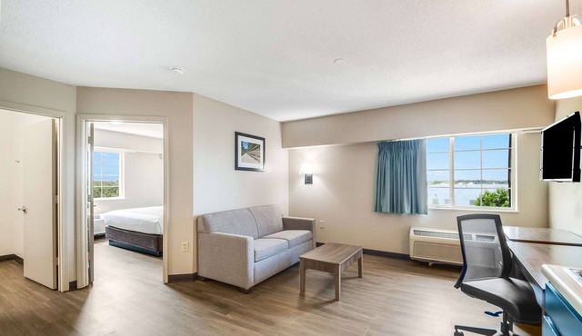 Suburban Studios Sterling - Washington Dulles