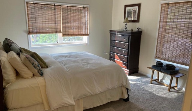 Suburbana Garden - Guest Room