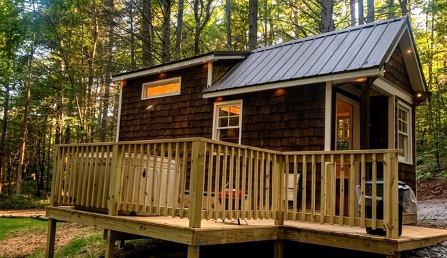 Suches Glamping Escape in Pet-Friendly Tiny House Rental for Two