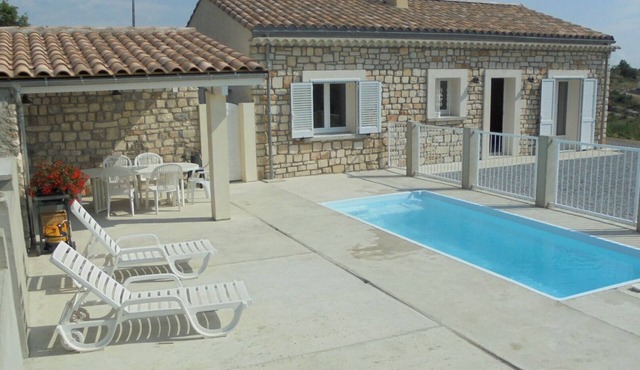 Sud Ardèche, Villa en Pierres Avec Piscine Privée
