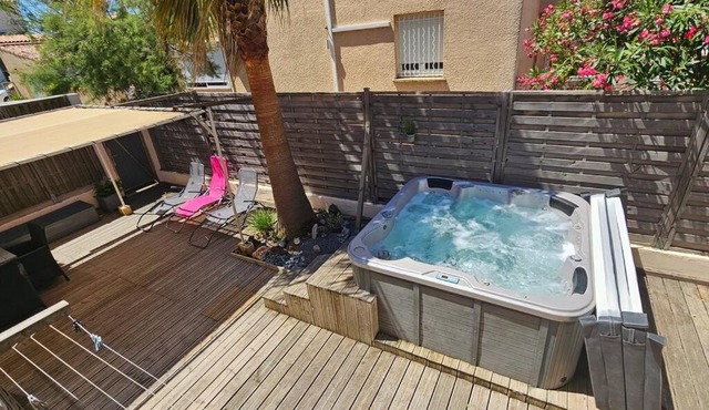 Sud-vacances: Villa 5 chambres première ligne avec jaccuzzi