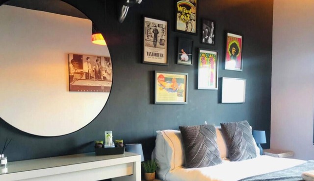 Suffolk Pink House, Newmarket Room 1