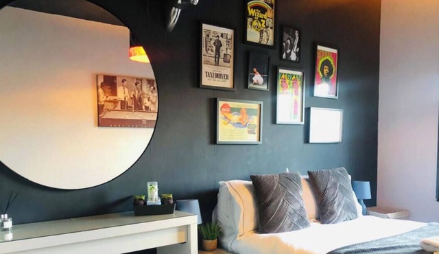 Suffolk Pink House, Newmarket Room 2