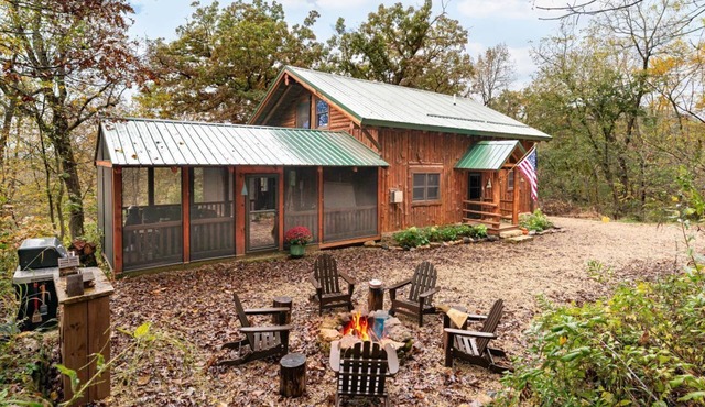 Sugar Creek Cabin - Secluded Driftless Escape