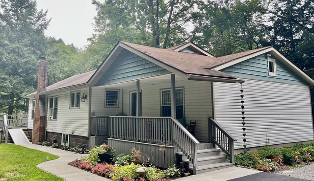 Sugar Creek Place is Your Cozy Private Creekside Getaway!