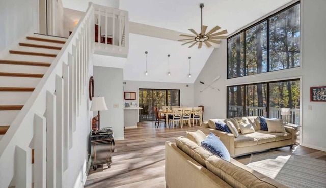 Sugar Creek Retreat - Come Stay & Play at The Lake