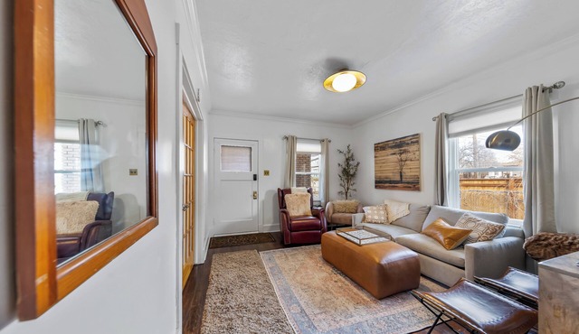 Sugar House Urban Escape: Cozy 3BR Near Mountains w/Wi-Fi & Ample Street Parking