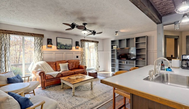 Sugar Maple Cottage-Secluded Mountain Retreat near Clayton & Highlands