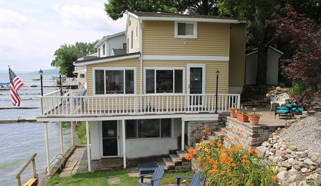 Sugar Maple Shores:"Lake Views from Nearly Every Room are Breathtaking"