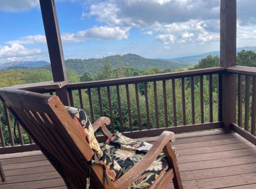 Sugar Mountain Cabin, 2bd2bth, Steps to Slopes!