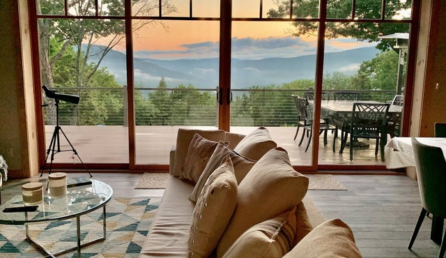 "Sugar Mountain" Is a brand new home with magical views and breathtaking sunsets
