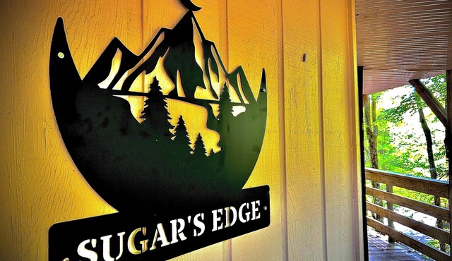 Sugar's Edge Luxury Mountain Treehouse