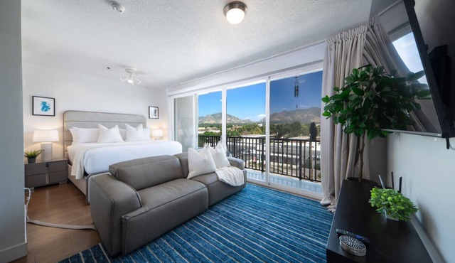 Sugarhouse - Panoramic Mountain Views! Studio!
