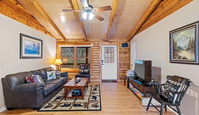 Sugarloaf Cabin
