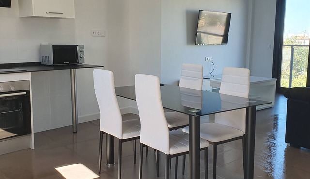 SUITABLE. JOSE 8 KM FROM SEVILLA NEXT TO THE NEARBY STATION
