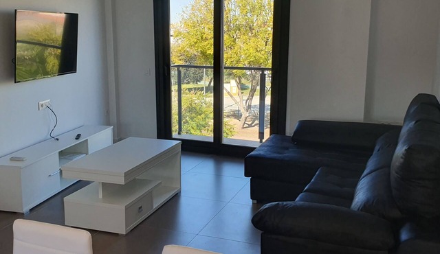 SUITABLE. RAFAEL 8 KM FROM SEVILLA NEXT TO THE NEARBY STATION
