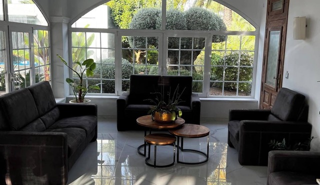 Suitable for weddings: Luxurious villa Elche