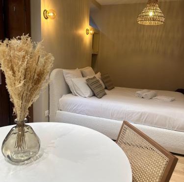 Suite Élan by CollectionAura - Hypercentre Charleville-Mézières