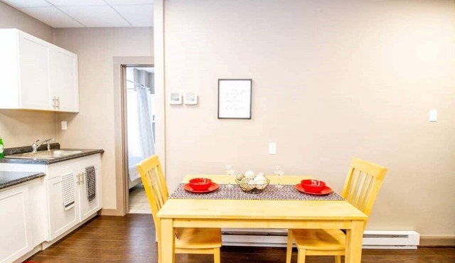 Suite #1 - 1 Bed 1 Bath in the middle of Downtown