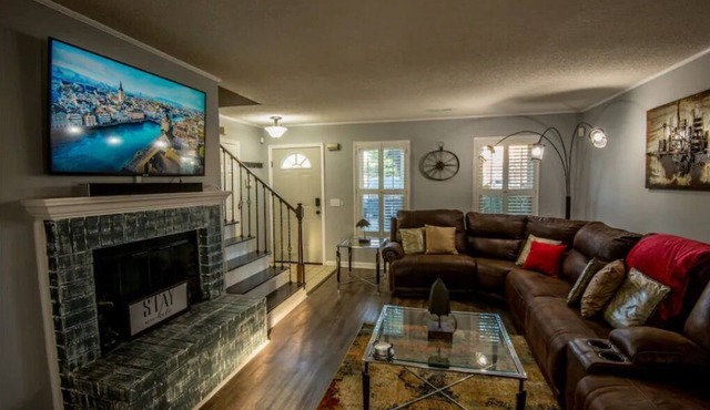 Suite 102 in Madison."Quiet and Quaint"