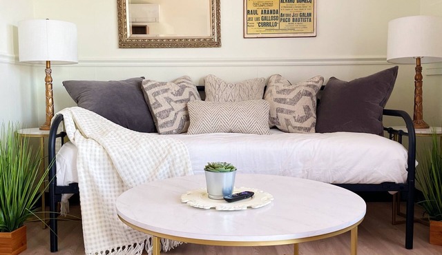Suite 108 | 1 Bed/1bath + Living & Kitchen