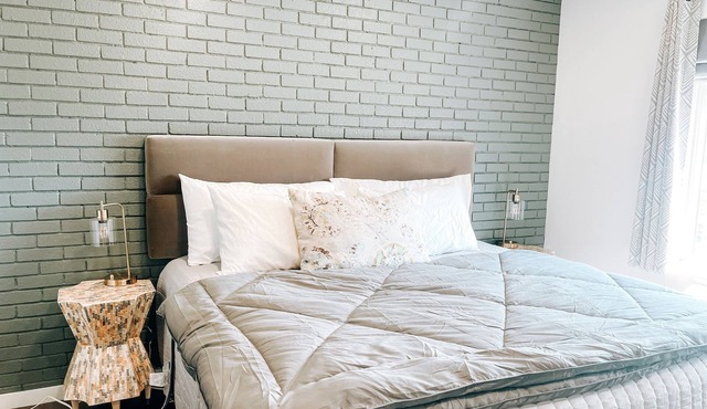 Suite #14 Modern One Bedroom in Midtown, OKC!