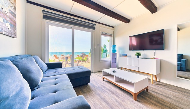 Suite 204: Beautiful 3-Bedroom Beachfront Townhouse