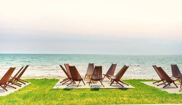 Suite 211: Beautiful 3-Bedroom Beachfront Townhouse