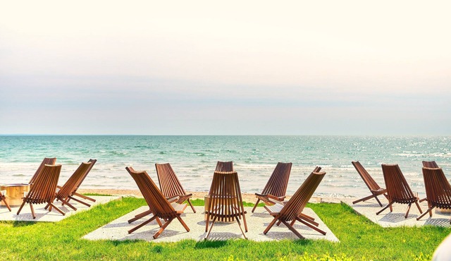 Suite 212: Beautiful 3-Bedroom Beachfront Townhouse