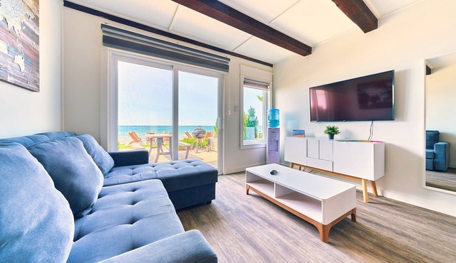 Suite 213: Beautiful 3-Bedroom Beachfront Townhouse